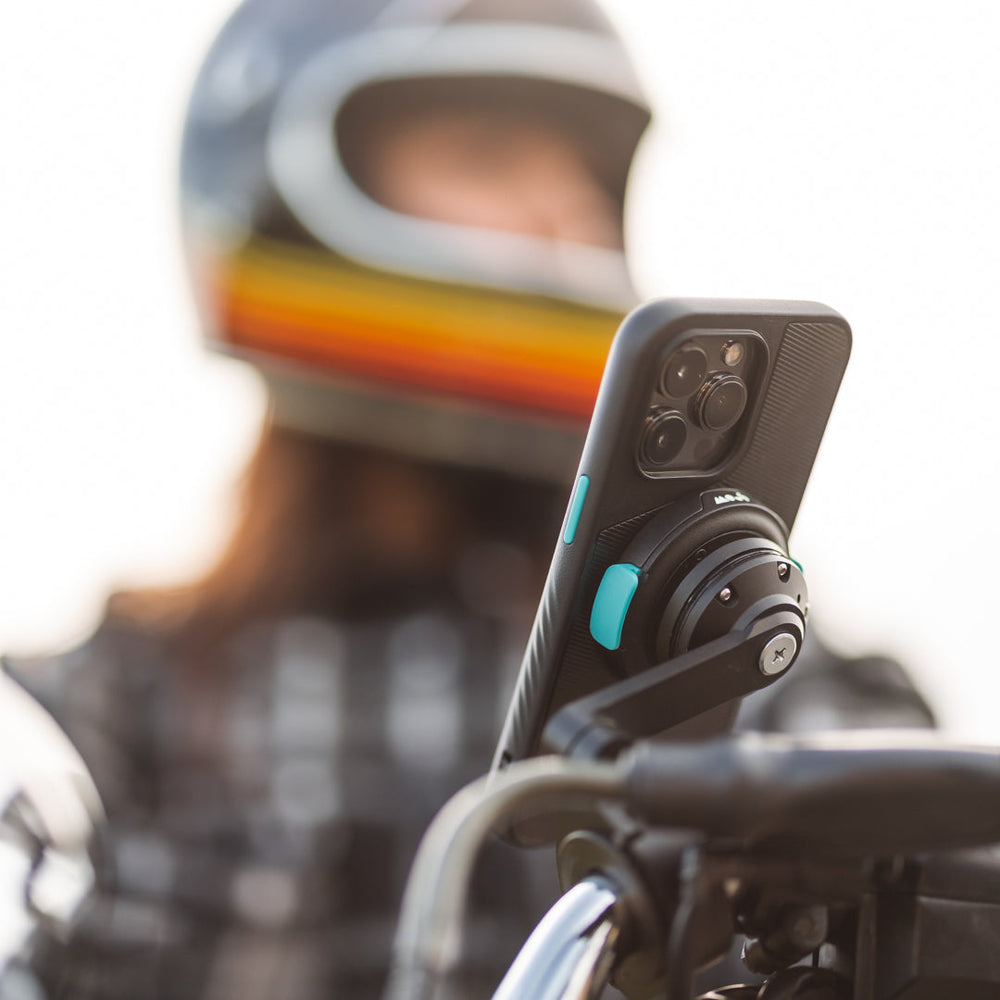 hover-image, iPhone Motorbike moped scooter quadlock phone mount | 